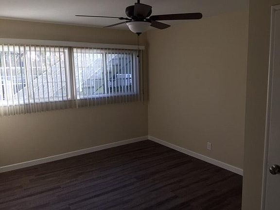 5th image of 15907 Victory Blvd APT 108
