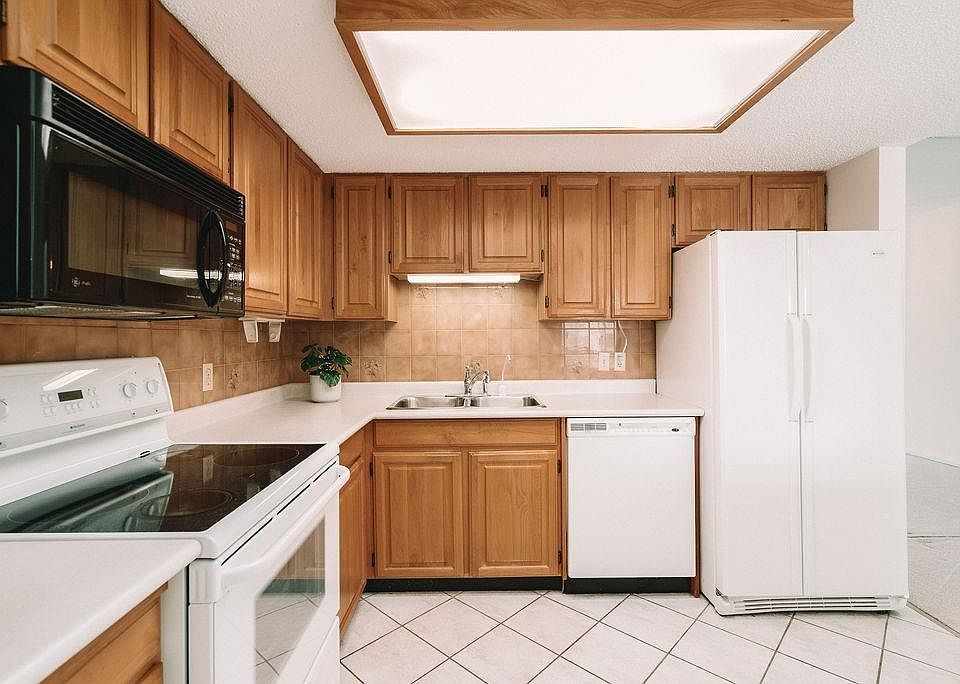 1st image of 550 8th St #803