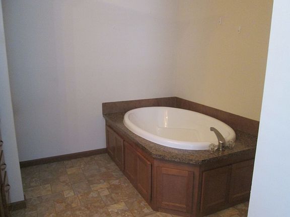 5th image of 24072 Deer Creek Dr