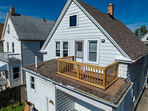 3rd image of 3801 Poe Ave