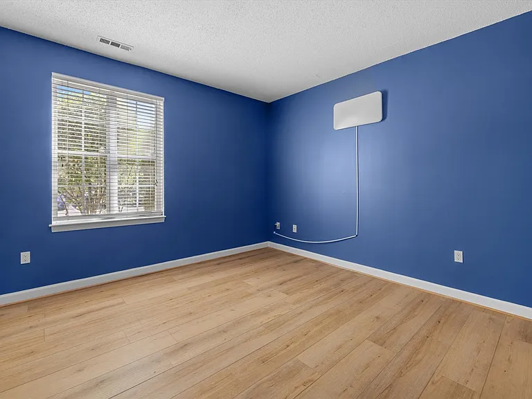 21 Hampshire Rd #101 — Photo 10