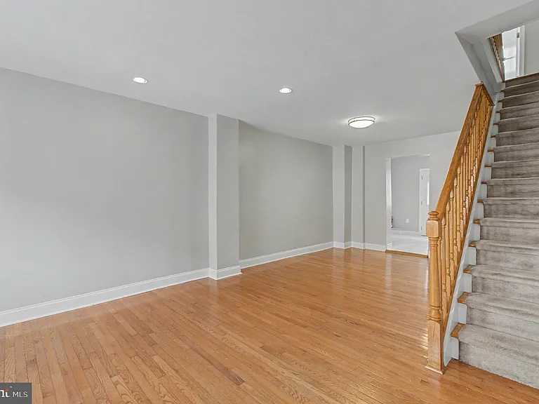 2340 S Hutchinson St — Photo 11