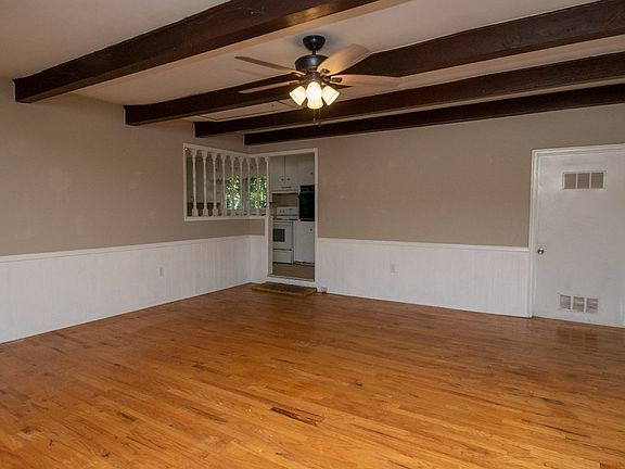 5th image of 75 W Lake Dr