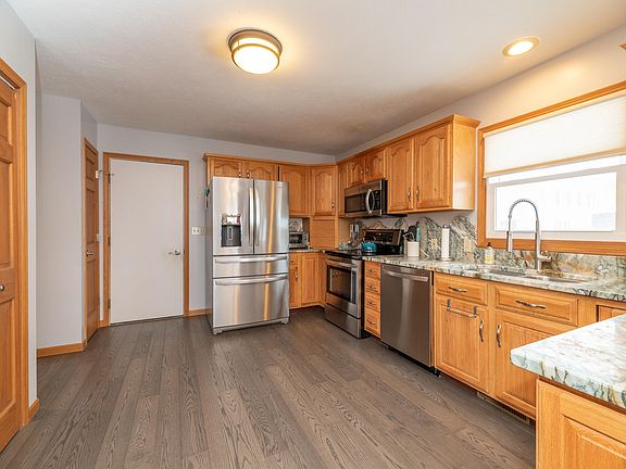 5th image of 1337 E Crooked Lake Dr