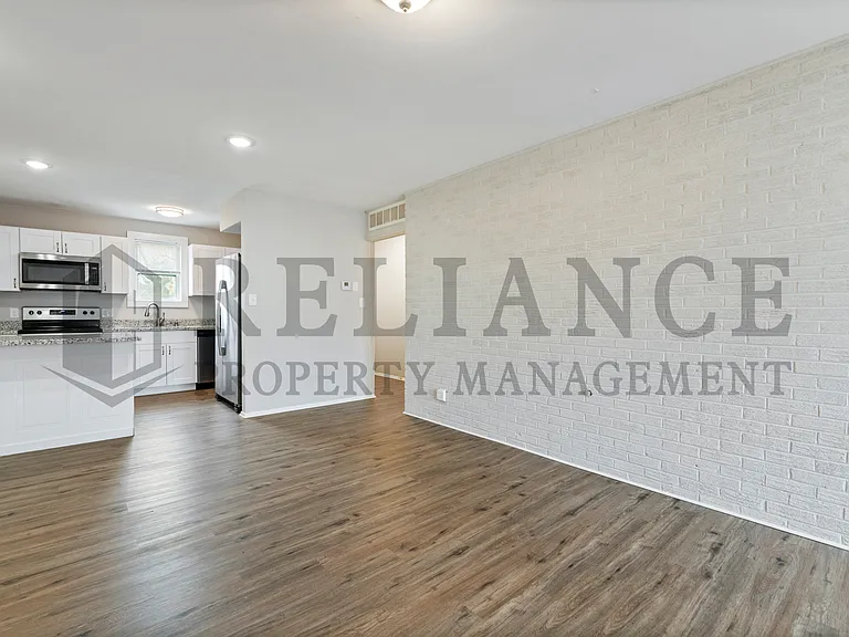 2722 N Holyoke St — Photo 8