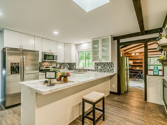 Fully Renovated Kitchen!