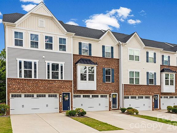4th image of 2605 Grantham Place Dr