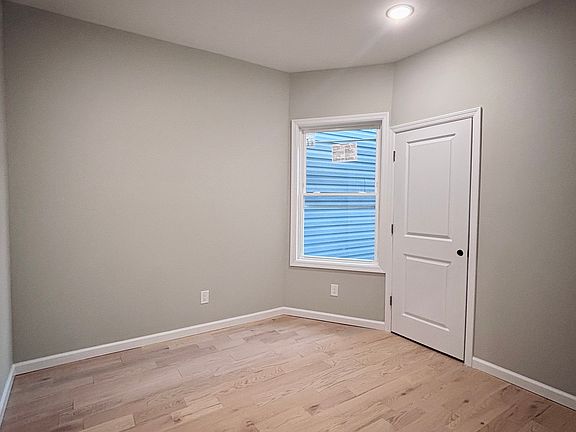 3rd image of 788 E 18th St Floor 2