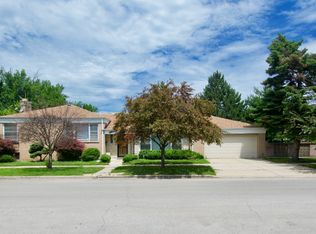 6370 W Huntington St, Chicago, IL 60646