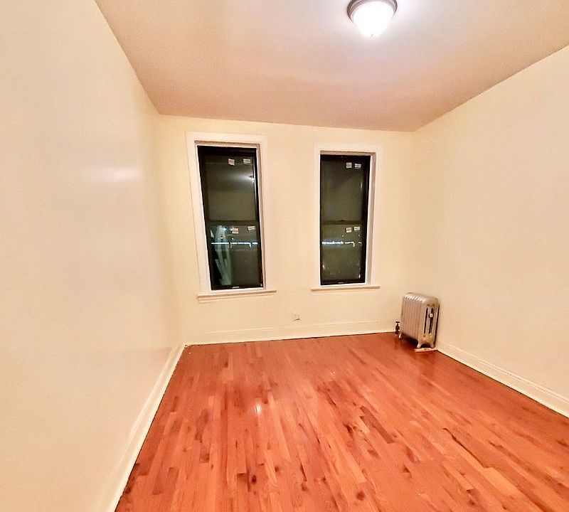 2nd image of 70 Rockaway Pkwy APT 10D