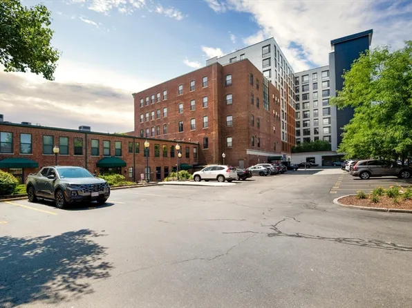170 Oxford St Unit 403, Lynn, MA 01901