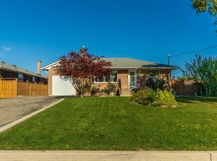 24 Aura Lea Blvd, Toronto, ON M9M 1K3