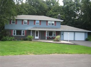 101 Whitestone Dr, Syracuse, NY 13215
