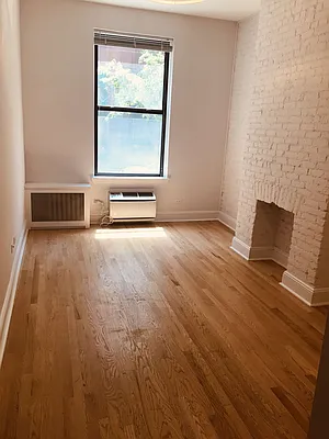 Rented by Metropolis Real Estate of Manhattan | media 31
