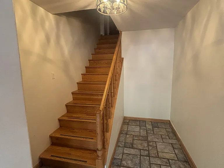 E Larkspur Ln — Photo 4