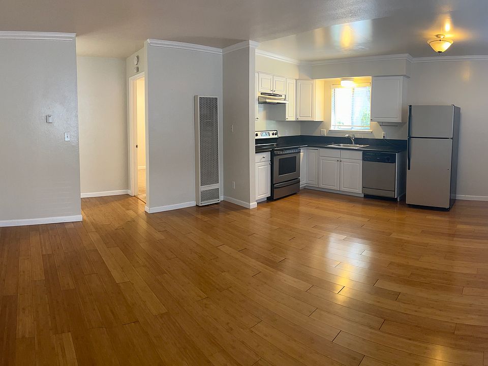 Living Room/Kitchen