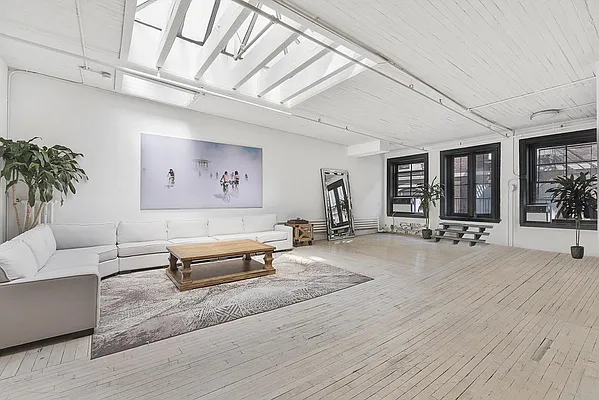 Rented by Modlin Group | media 24