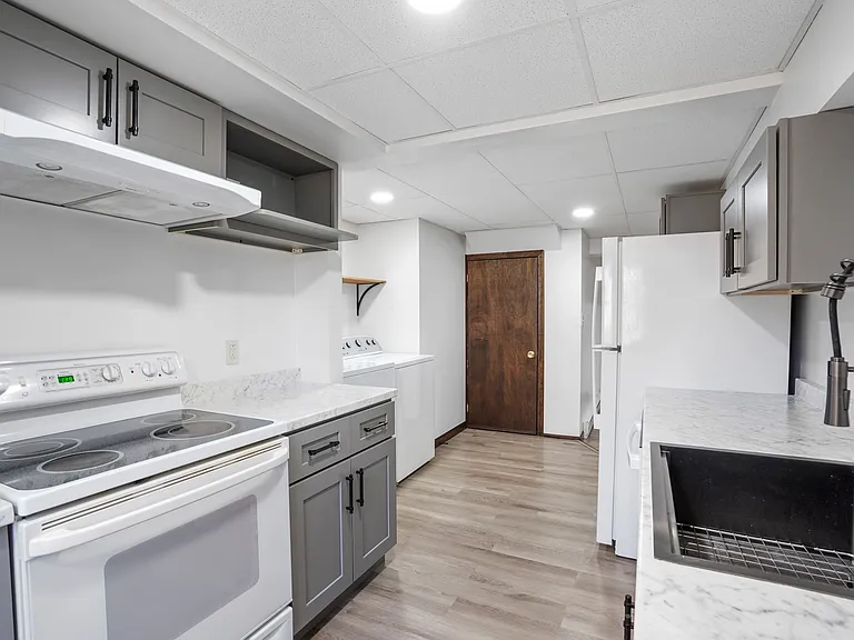 103 Portsmouth Ave #B — Photo 9