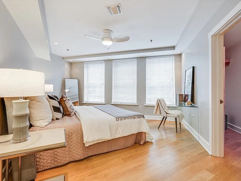 1100 Clinton St #101 — Photo 25