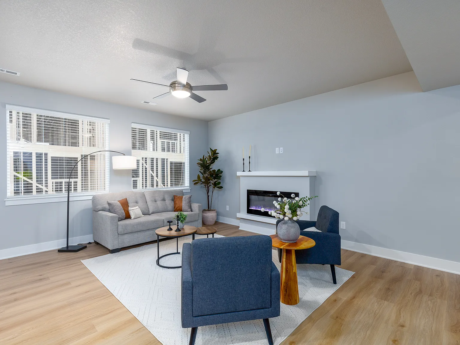4 bed, 2.5 bath, 1708 sqft, $2,740 — Photo 4