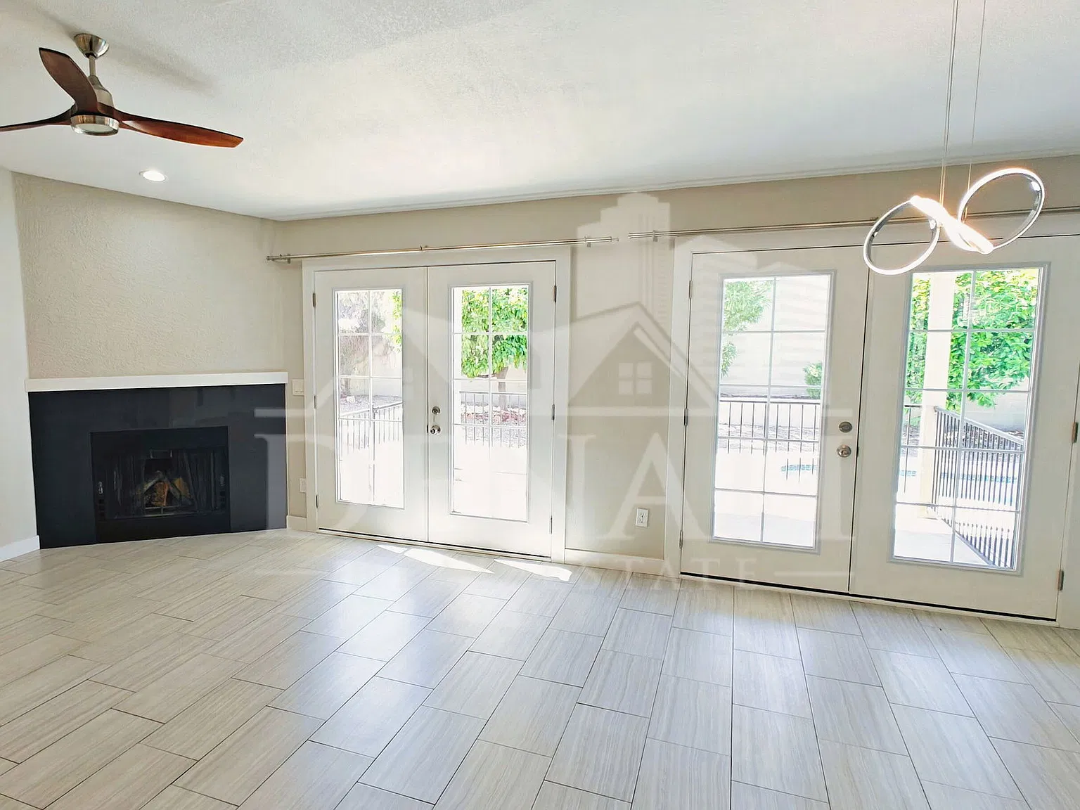 3 bed, 2.0 bath, 1527 sqft, $2,795 — Photo 3