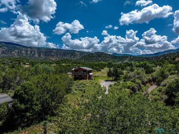 5 Mescalero Rd, Bent, NM 88314