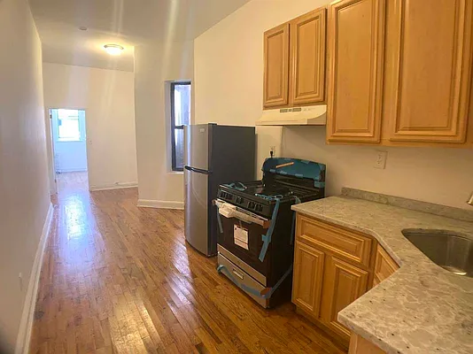 Rented by Tapiro Realty | media 4