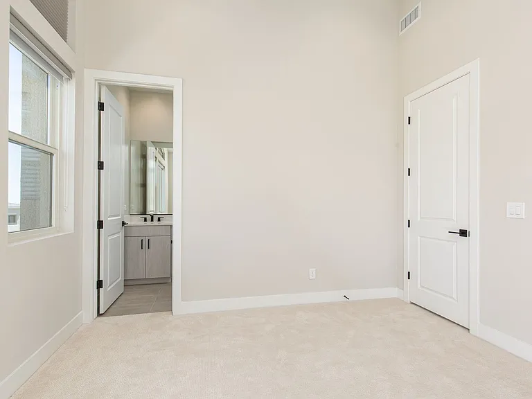 10797 Canyon Bloom Dr — Photo 32