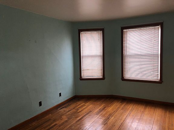 3rd image of 2221 Holbrook St Floor 1