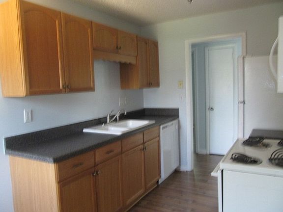 3rd image of 101 Donald Dr