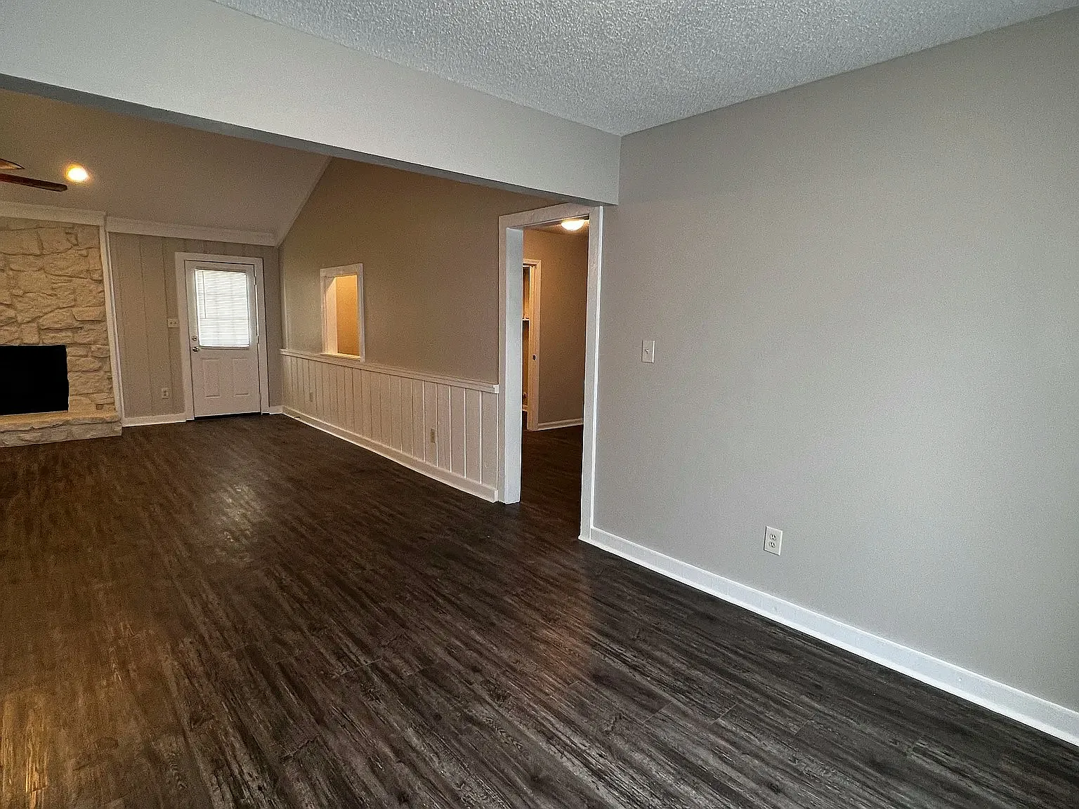 8100 Shallow Glen Trail — Photo 4