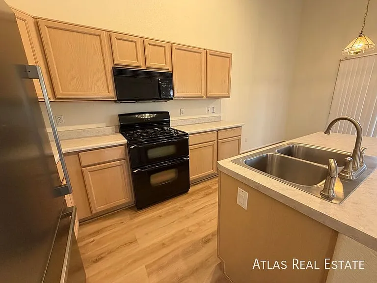 7794 S Trumpet Vine Ave — Photo 29