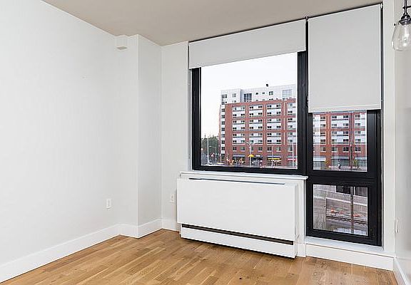 4th image of 670 Pacific St APT 702