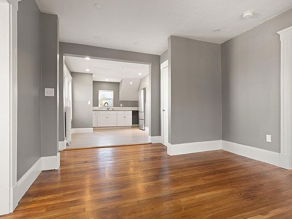 4th image of 143 Campbell Ave