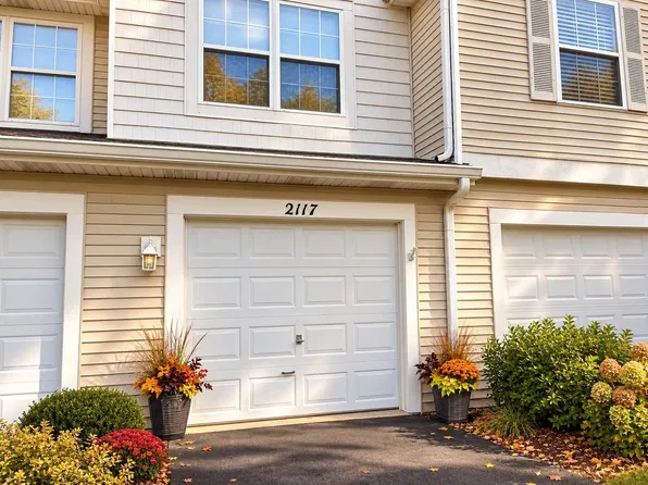 2117 Orchard Ln #2117, Carpentersville, IL 60110