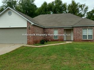 3306 Arkansas Dr, Benton, AR 72015