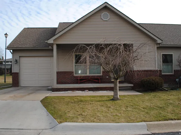 15504 Pleasant Point Dr, Monroe, MI 48161