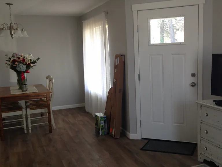 219 S 6th St — Photo 1
