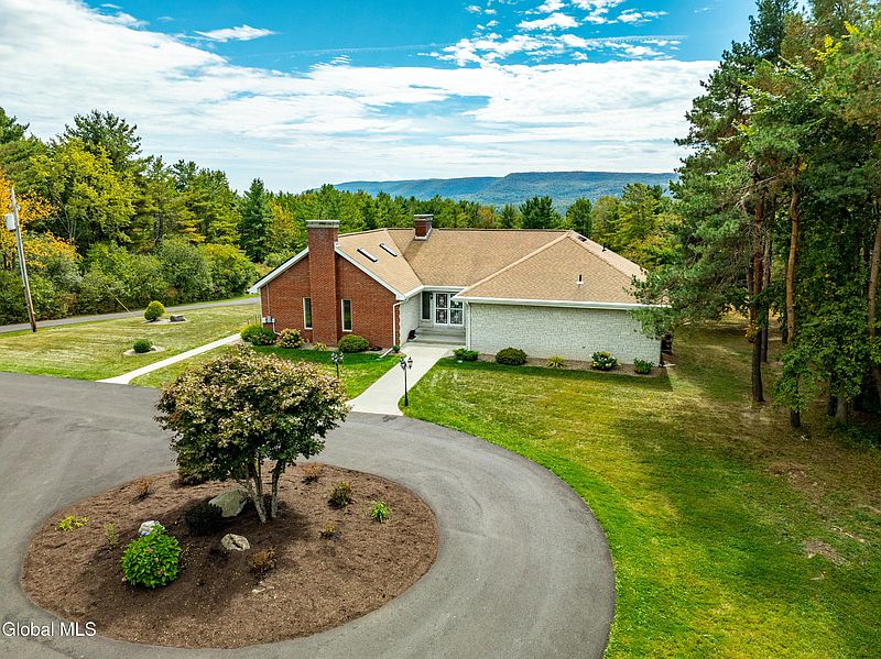 2nd image of 364 Settles Hill Road