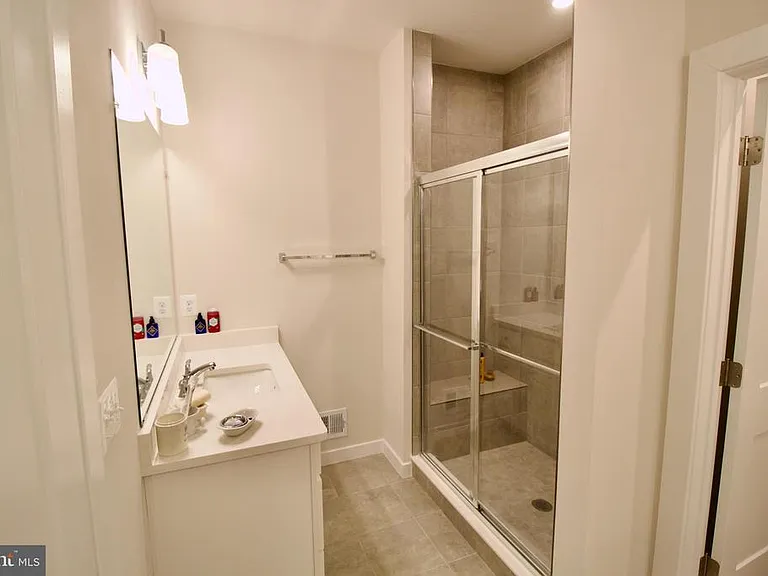 4619 Olivine Dr — Photo 17