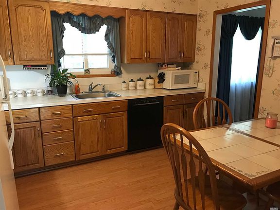 3rd image of 3 Northfield Dr
