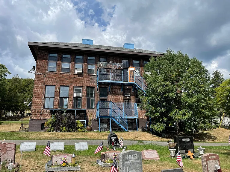 101 Paul Ave — Photo 2