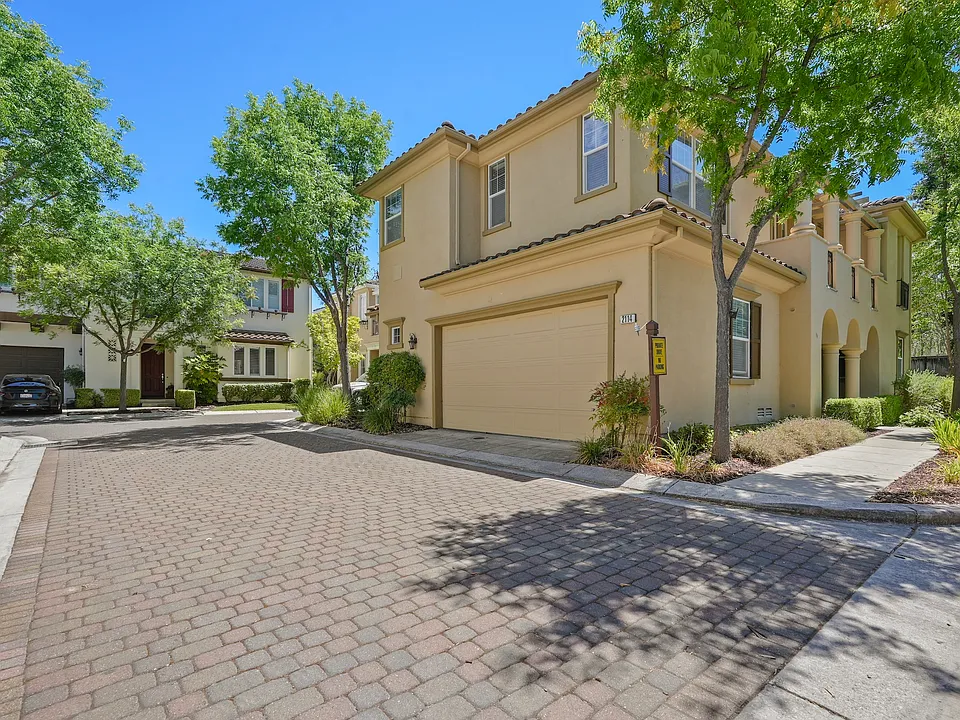 2114 Gullane Way