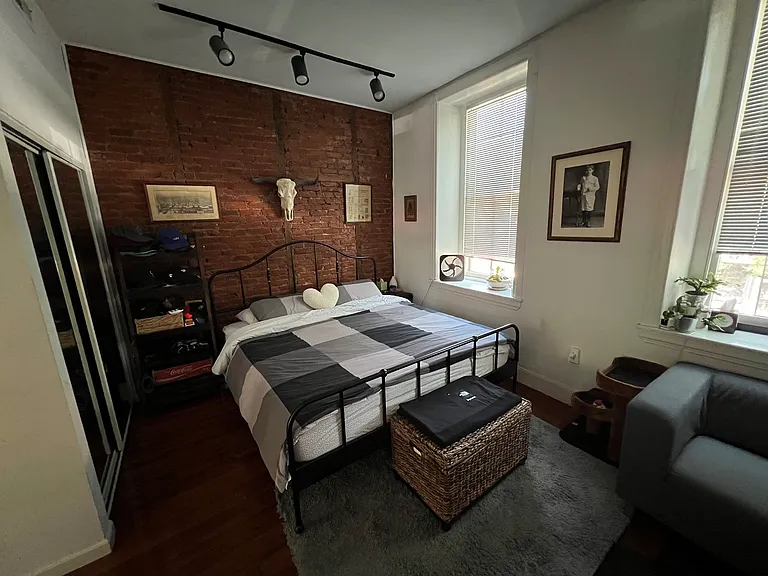 4226 Main St #2F — Photo 3
