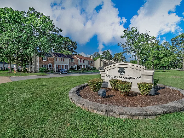 945 Captains Ct — Photo 6