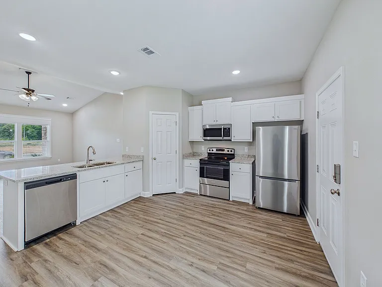 402 Redbud Ct — Photo 8