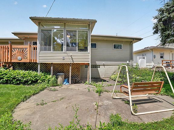 2nd image of 2525 Saratoga Dr