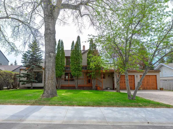 9827 106th Ave, Grande Prairie, AB T8V 1J2