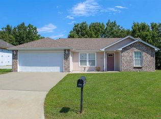 2705 Wild Rose Ln, Sedalia, MO 65301