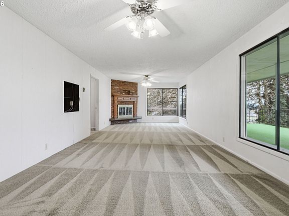 2nd image of 1010 NE 65th St